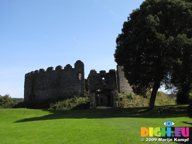 SX09274 Restormel Castle